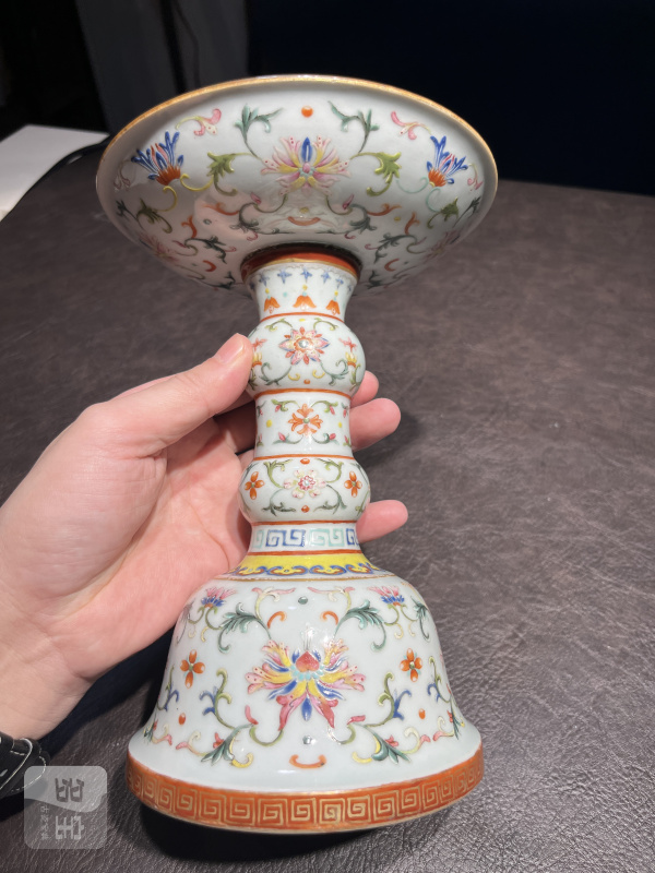 清乾隆 洋彩描金缠枝宝相花觚式供盘一对 - 图16